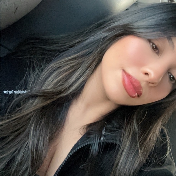 Meet your Posher, Isabel - Picture 1 of 1